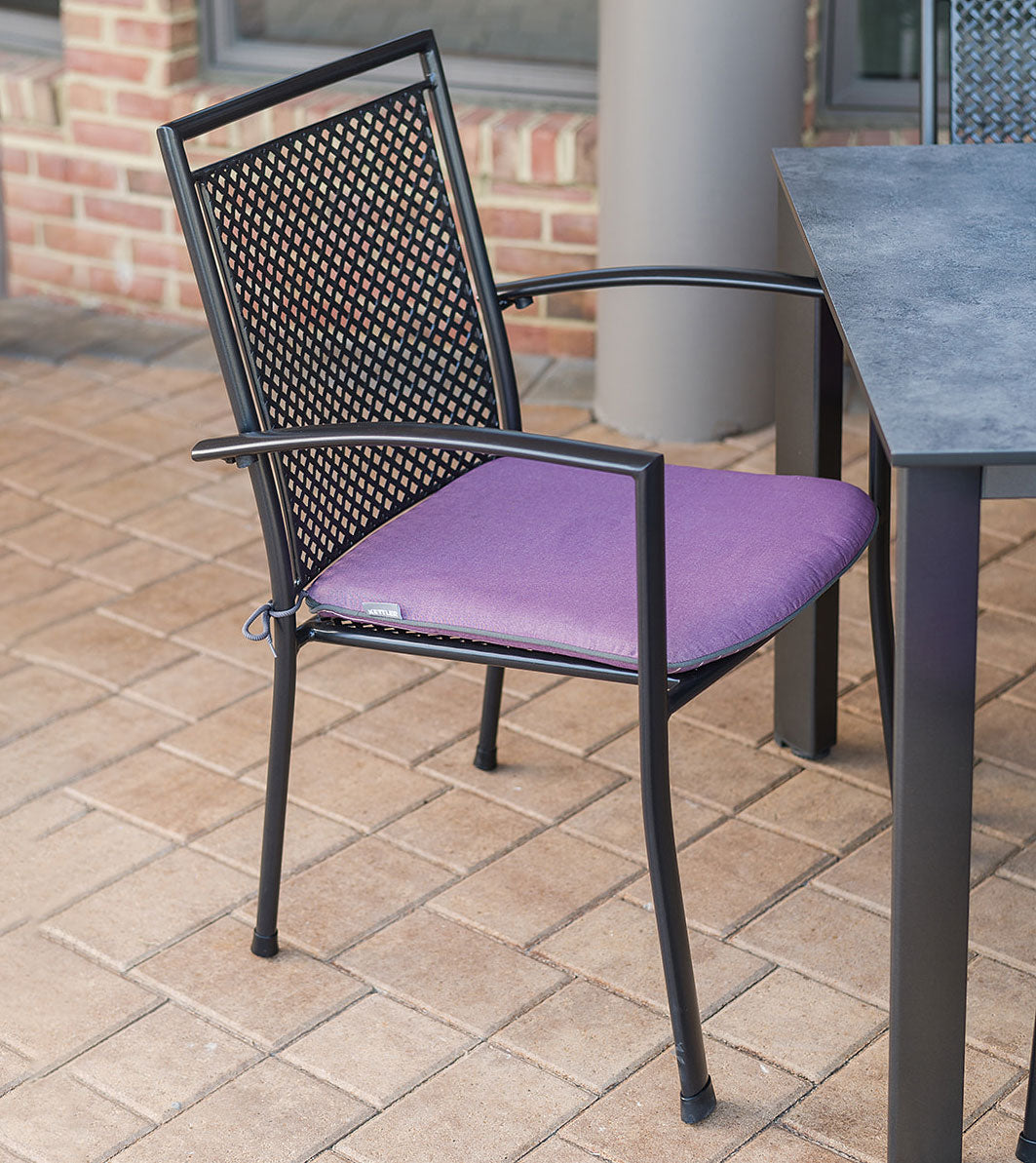 Reno 7-Piece Dining Set - Arm Chairs &amp; Table w/ Umbrella Hole